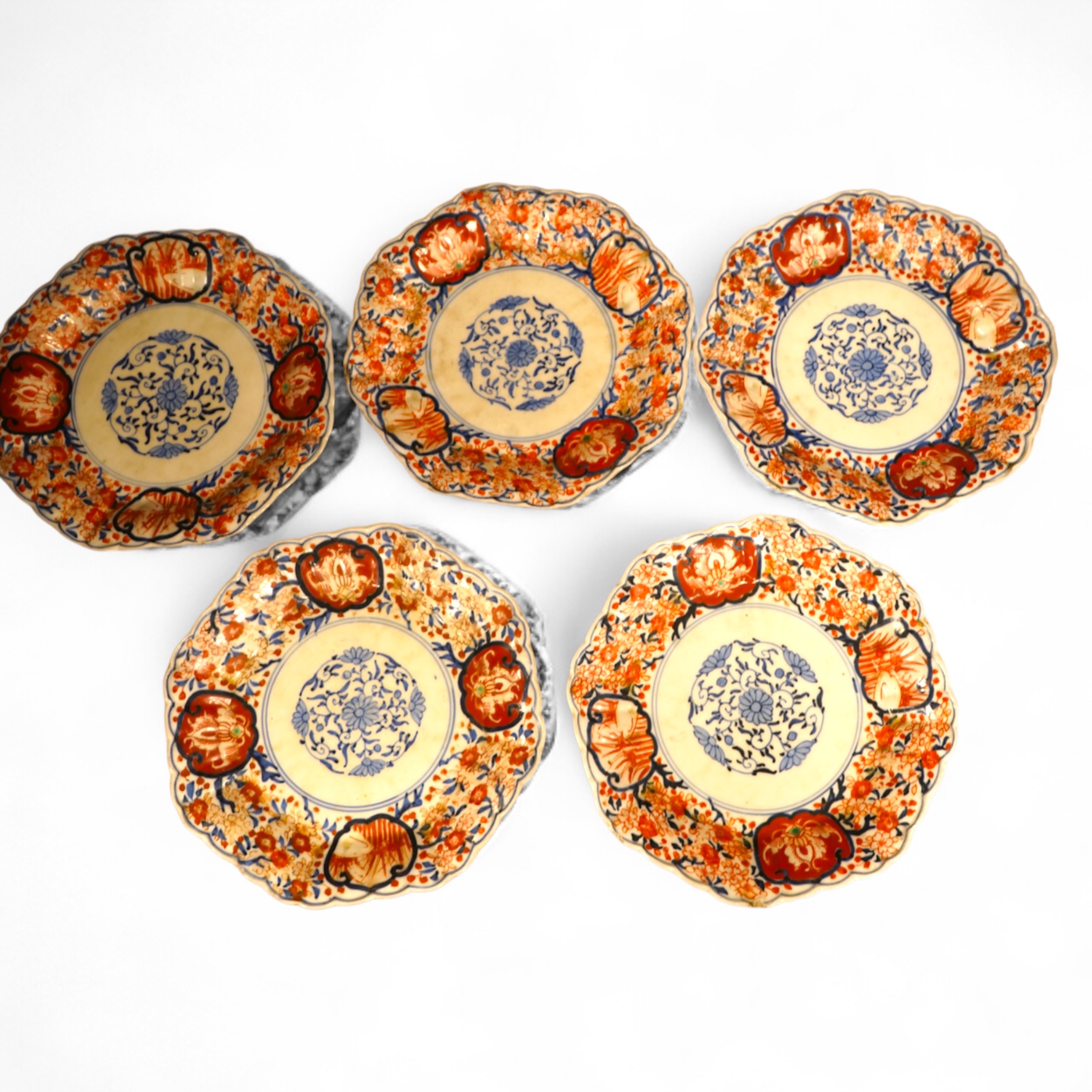 A set of Five Japanese Imari hexagonal plates, late 19th century, 19cm in diameter
